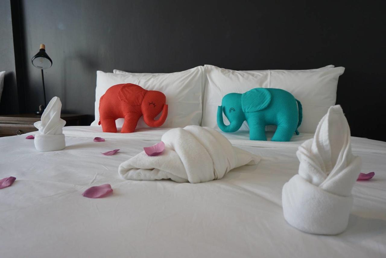 Punsuk@Prasing Bed & Breakfast Chiang Mai Exterior photo