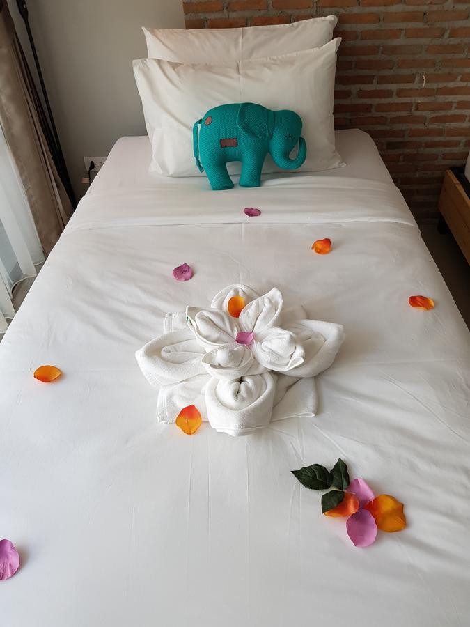 Punsuk@Prasing Bed & Breakfast Chiang Mai Exterior photo